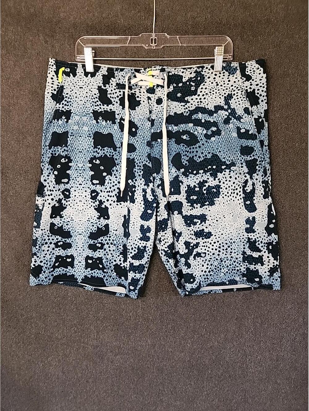 AFTCO Fishing Boardshorts Mens 36 Blue Fishscale Print